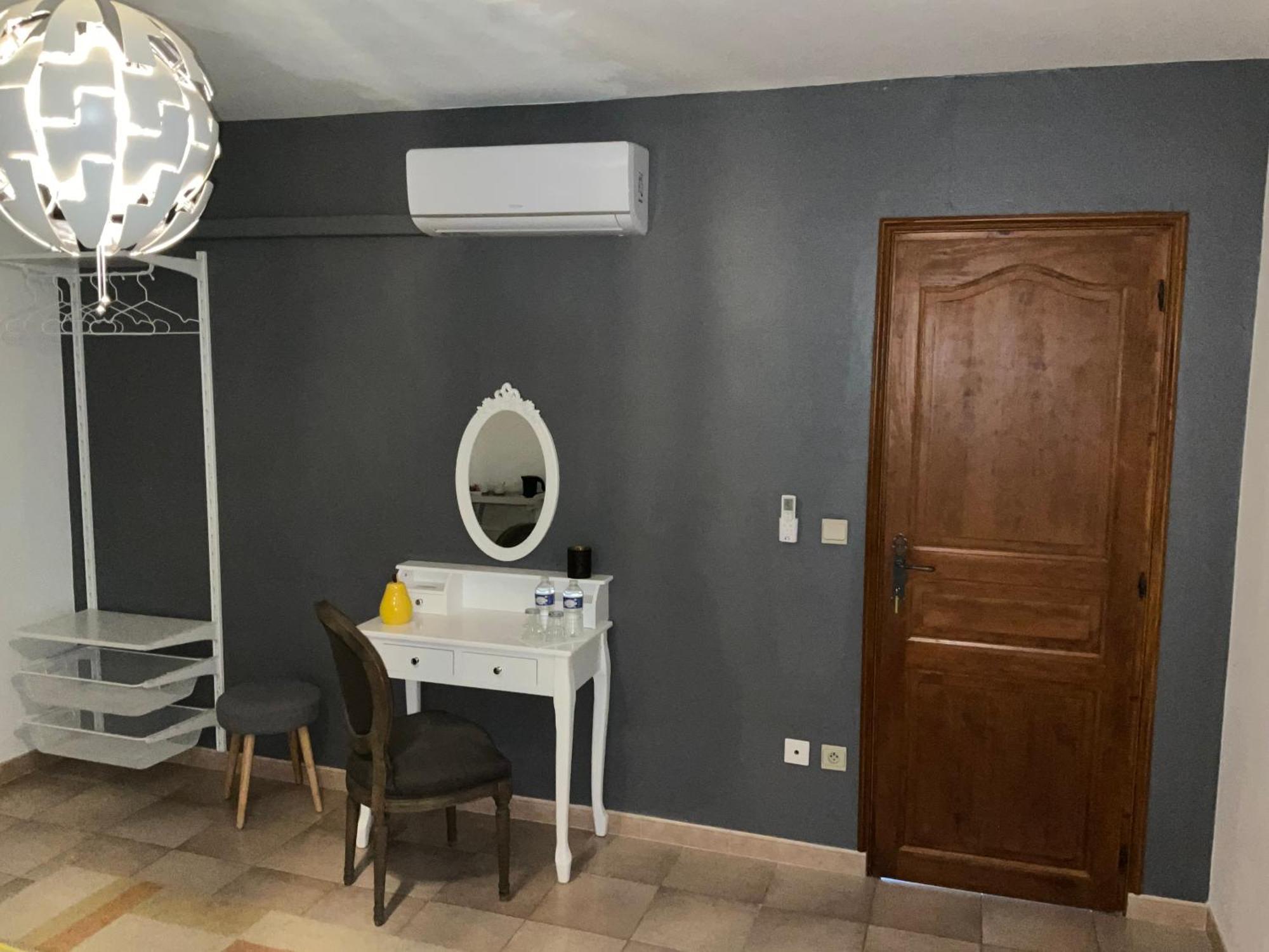 Number9 - Now With Air Conditioned Rooms Carlipa Ngoại thất bức ảnh